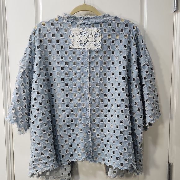 NWT POL Light Blue Laser Cut Open Front Denim Top - M - Picture 5 of 6